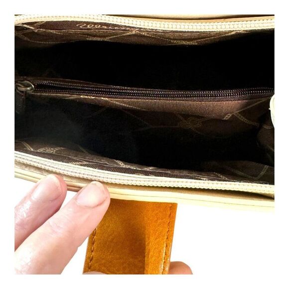 Wrangler Crossbody Bag Front Pocket Country Western Purse Brown Beige Pocketbook - Picture 9 of 10